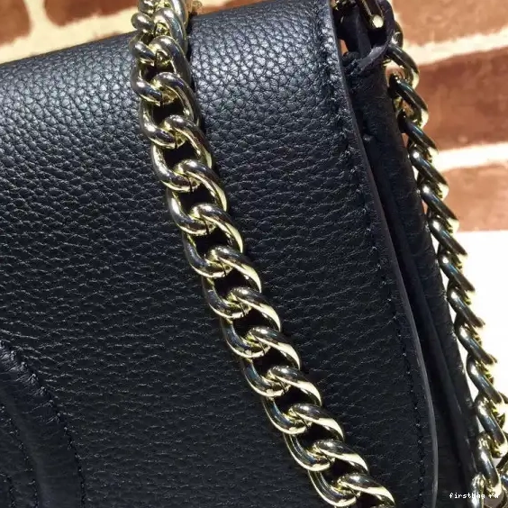 First bag ru bag Gucci soho chain 0628